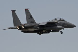 aviano april 22  2011 strike01 f 15e 00 3001 494thfs 48thfw  raf lakenheath ab  england low app 02