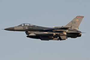 aviano august 21  2011 oup113 f 16cm 91 0359 77thfs 20thfw  shaw afb  sc night mix