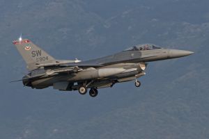 aviano august 31  2011 oup705 f 16cm 92 3904 77thfs 20thfw  shaw afb  sc rtb night mix
