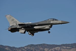 aviano december 27  2011 f 16cm 88 0541 510thfs 31stfw  aviano ab  italy